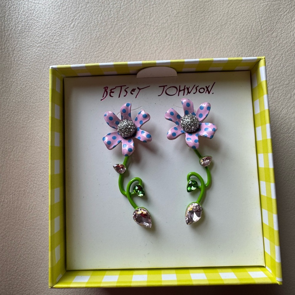 BETSEY JOHNSON "ENCHANTED FLOWERS" PIERCED VERTICAL-DROP EARRINGS
VHTF / RARE